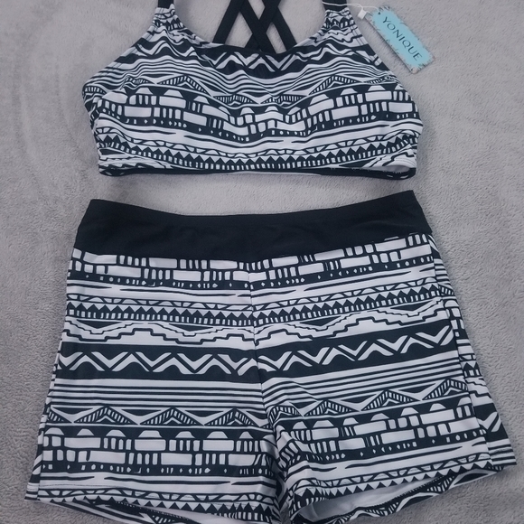 2‎ piece bathing suite | Size M | black & white - Picture 4 of 9